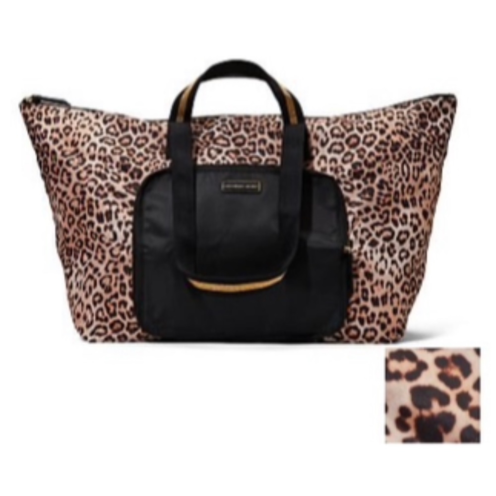 NWOT The VS Getaway Packable Weekender